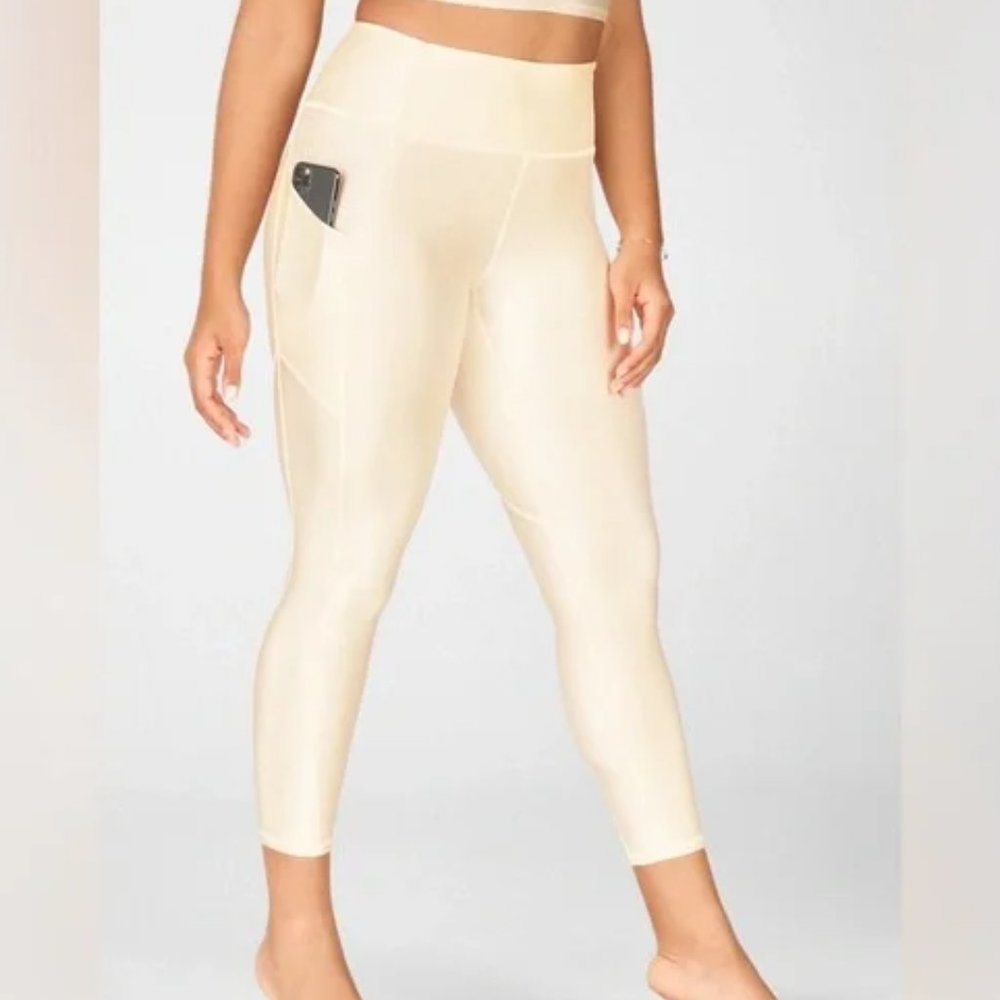 Oasis Shine High-Waisted Pocket 7/8 - Buttercream Color - Medium